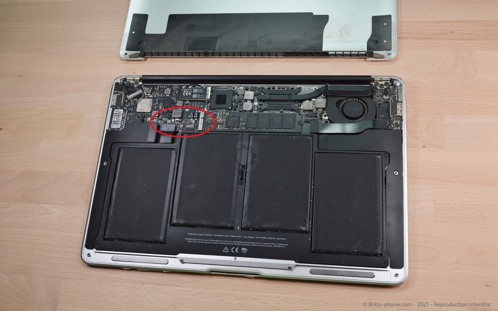 Ce démontage montre une batterie plus grande sur le MacBook Air M2 que sur  la version M1