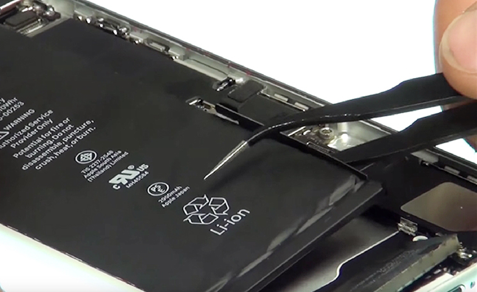 Tutoriel iPhone 7 (HD) : remplacer la batterie 
