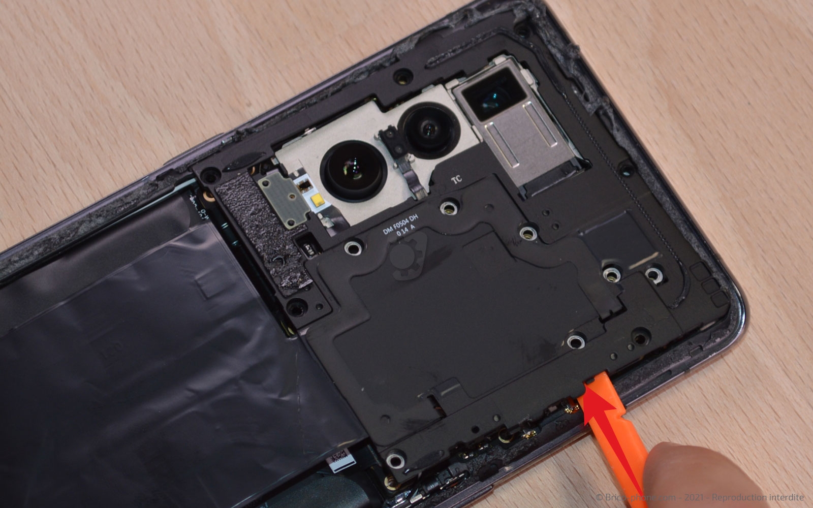 Changement de batterie sur Find X2 Pro photo 3