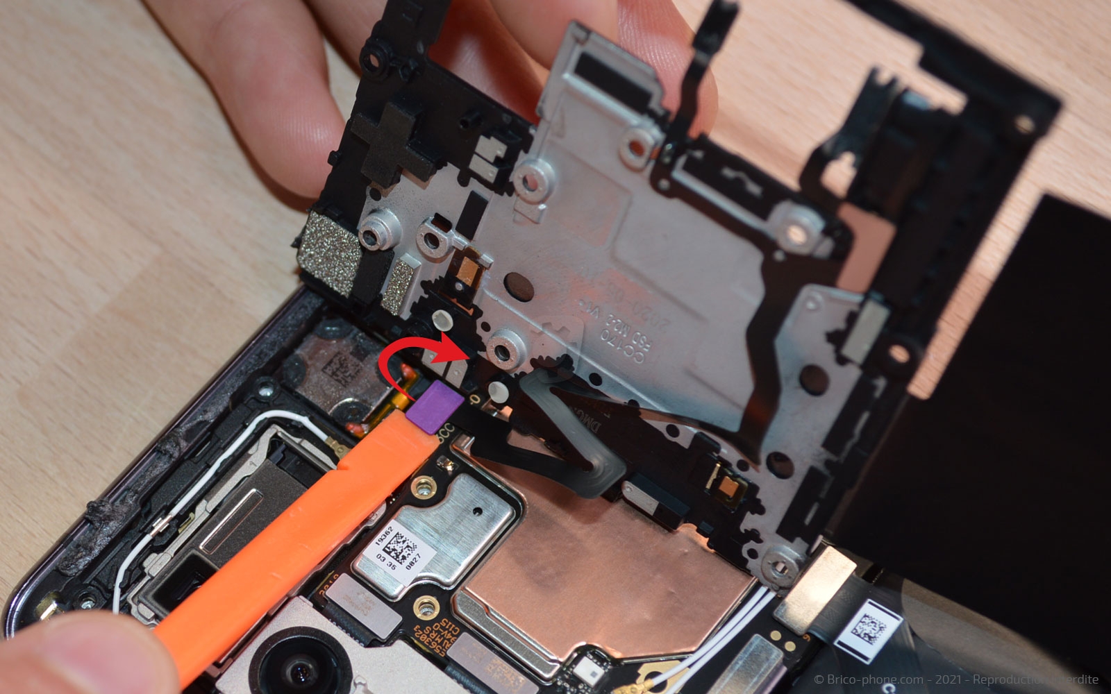 Changement de batterie sur Find X2 Pro photo 3