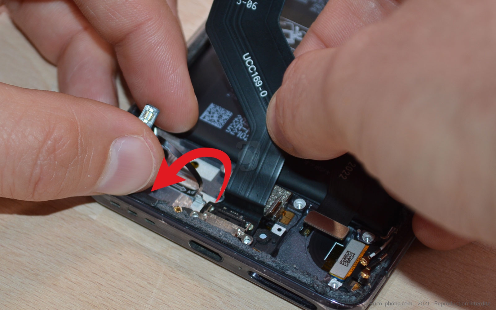 Changement du connecteur de charge sur Find X2 Pro photo 2