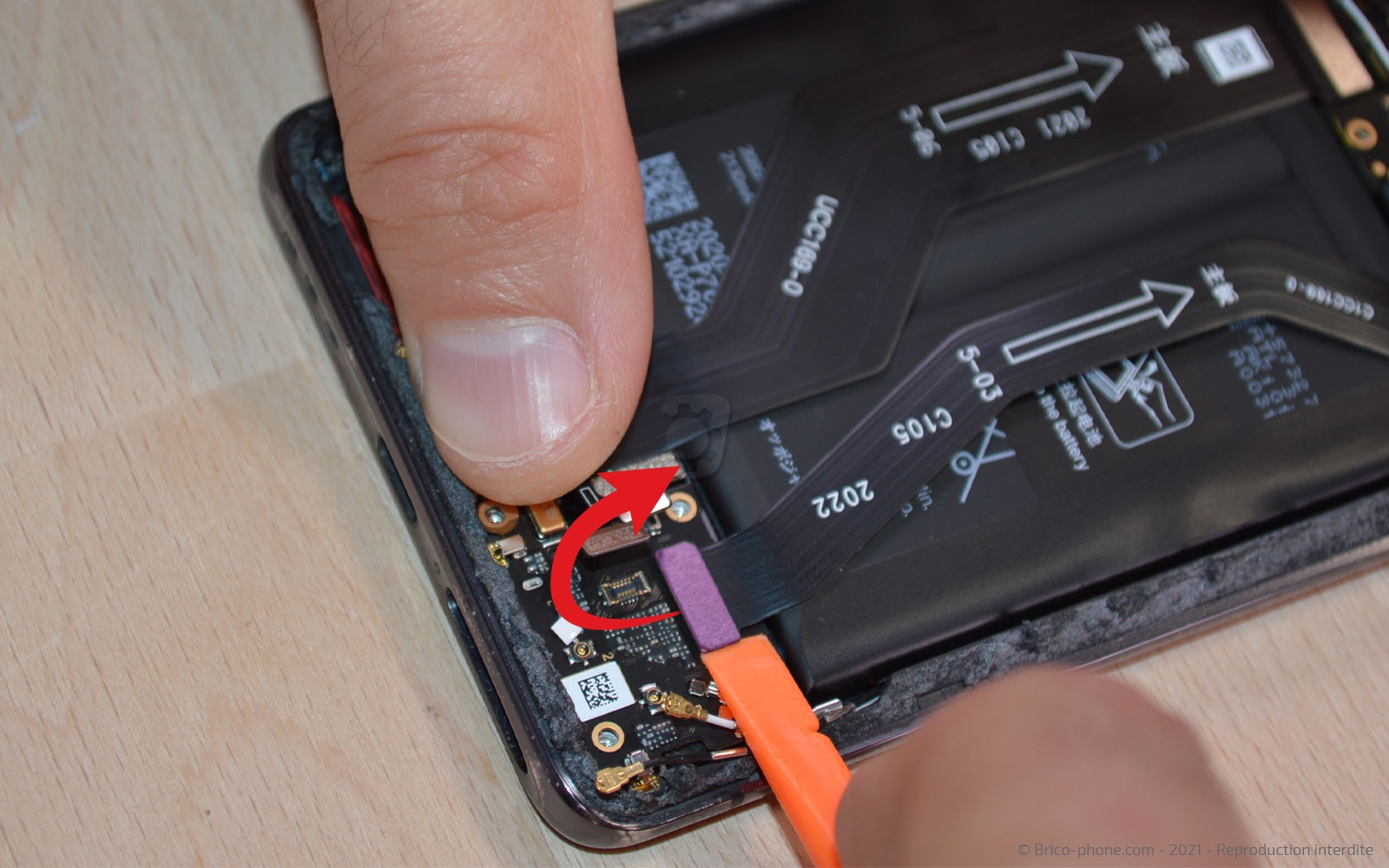 Changement du connecteur de charge sur Find X2 Pro photo 2