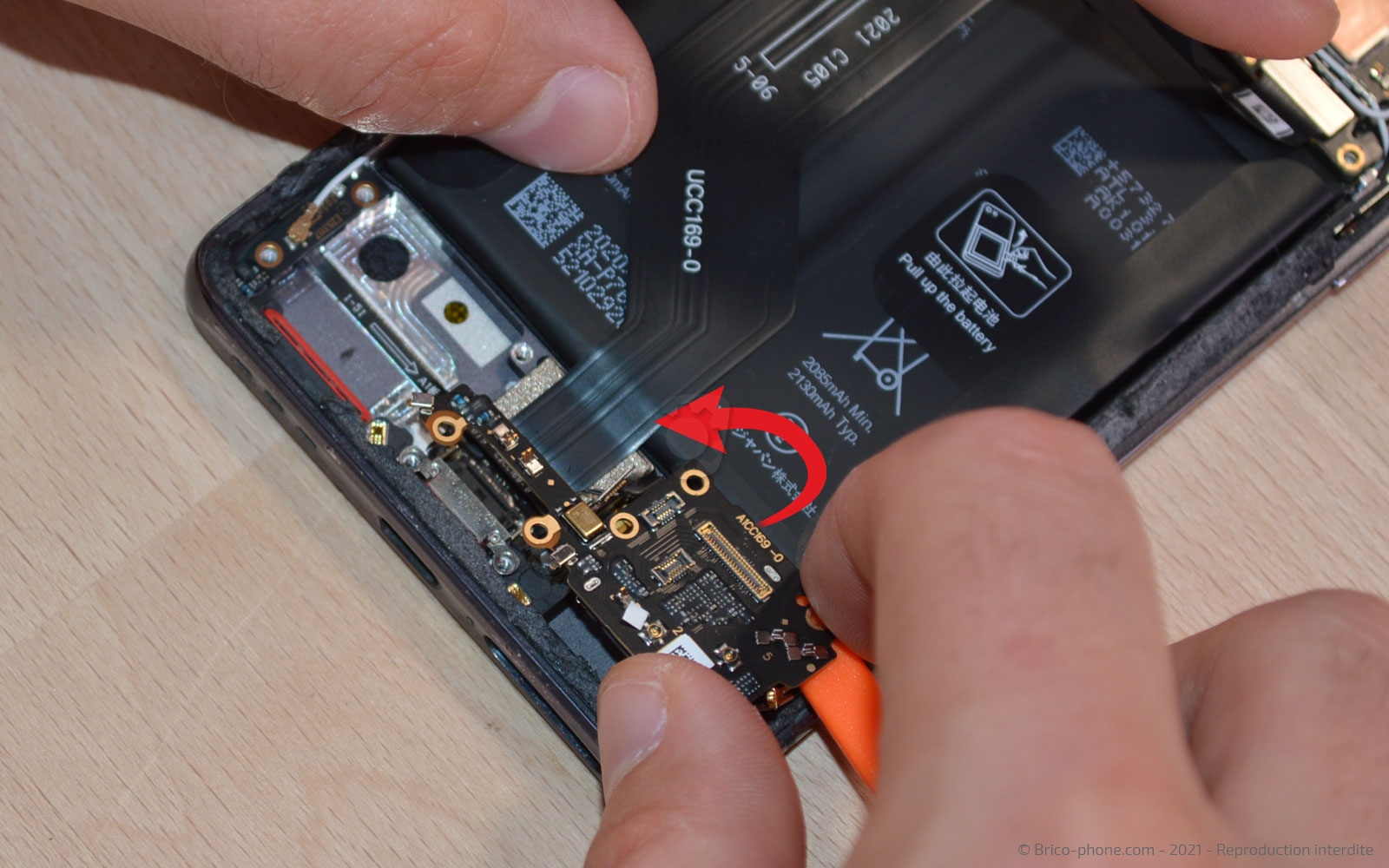 Changement du connecteur de charge sur Find X2 Pro photo 3