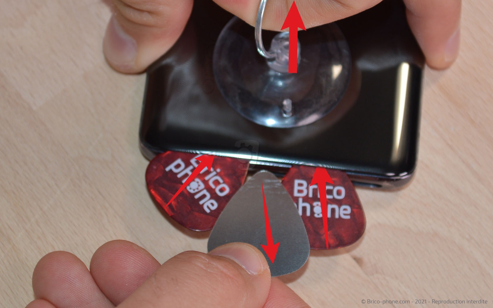 Changement de la vitre arrière sur Find X2 Pro photo 1