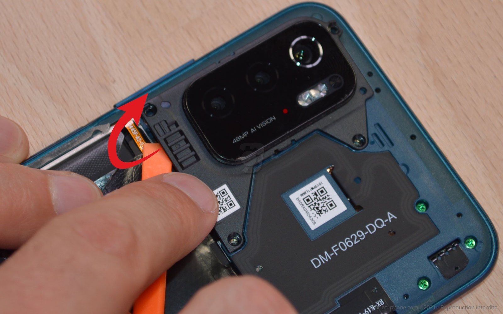 Changement de batterie sur Poco M3 Pro photo 2