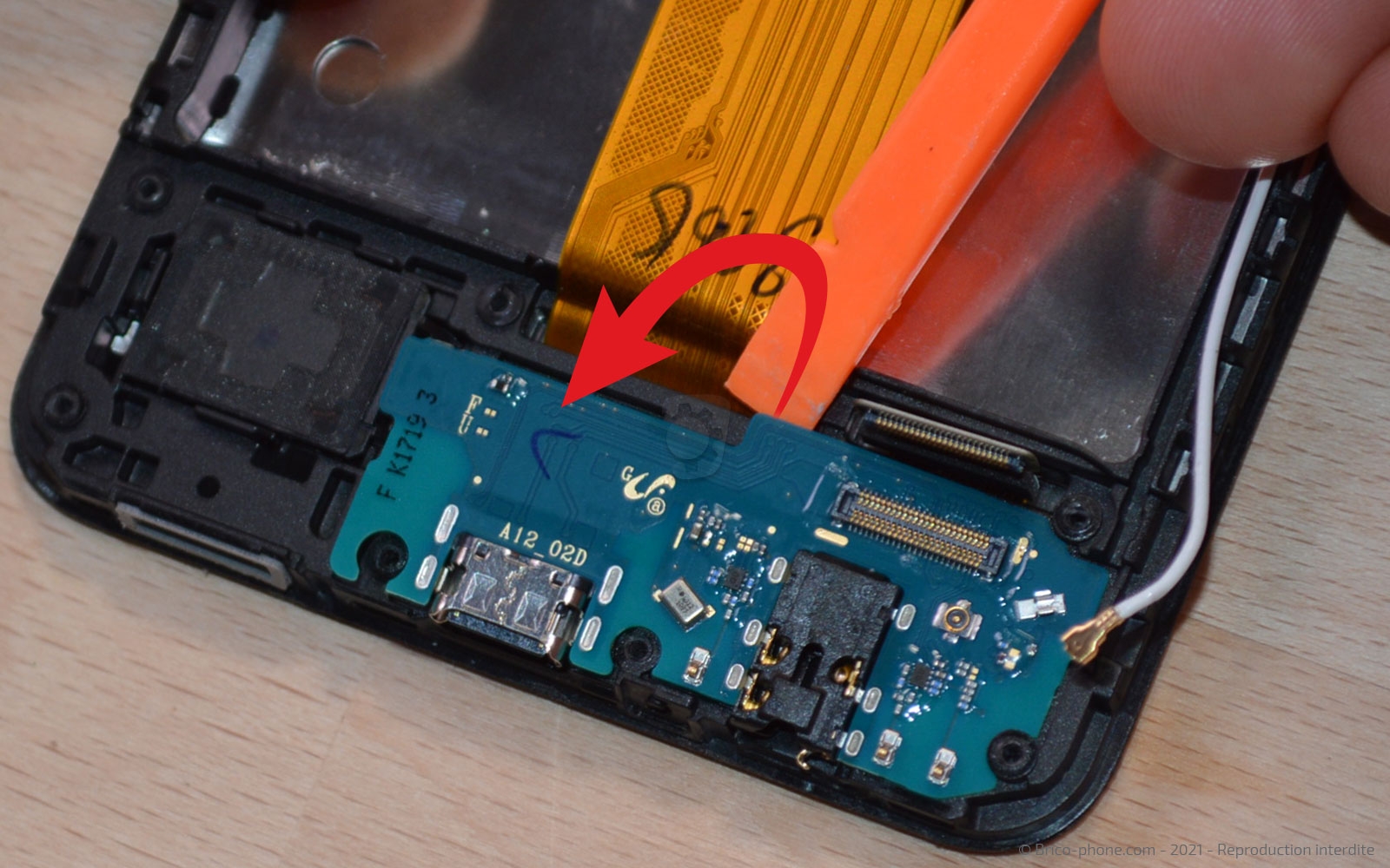 Changement du bloc écran sur Galaxy A12 / A12 Nacho photo 3