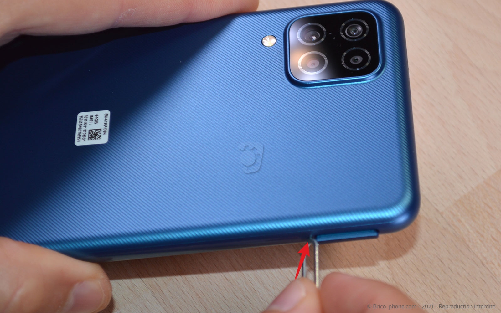 Changement de batterie sur Galaxy A12 / A12 Nacho photo 3