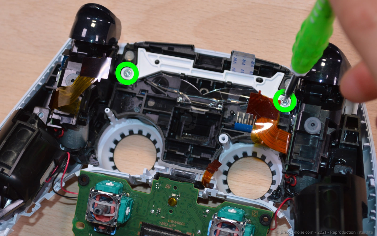 Démontage complet de la manette sur Playstation 5 photo 1