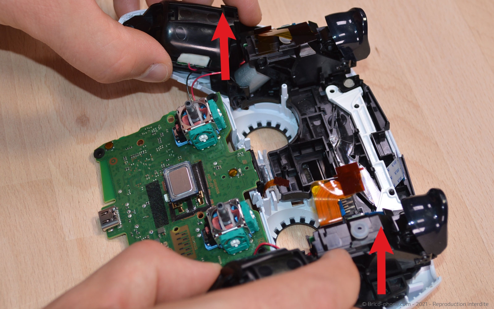 Démontage complet de la manette sur Playstation 5 photo 2