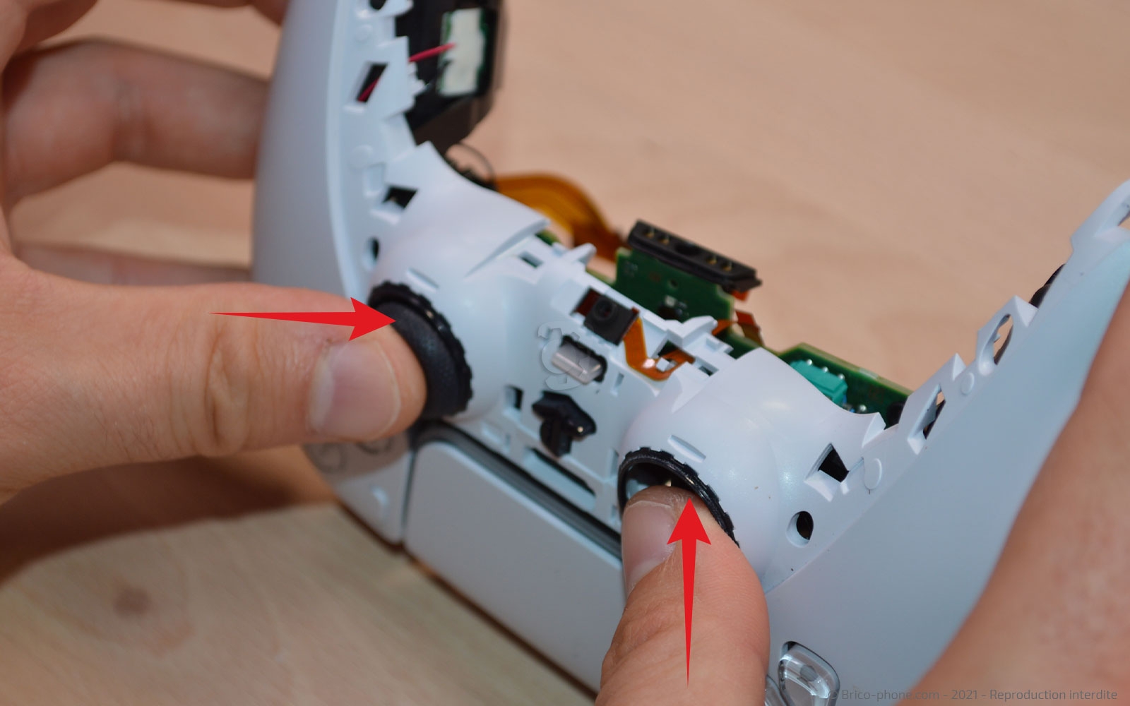 Démontage complet de la manette sur Playstation 5 photo 1
