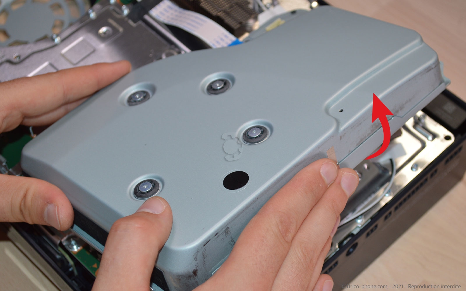 Changement du bloc d'alimentation sur Playstation 5 photo 2