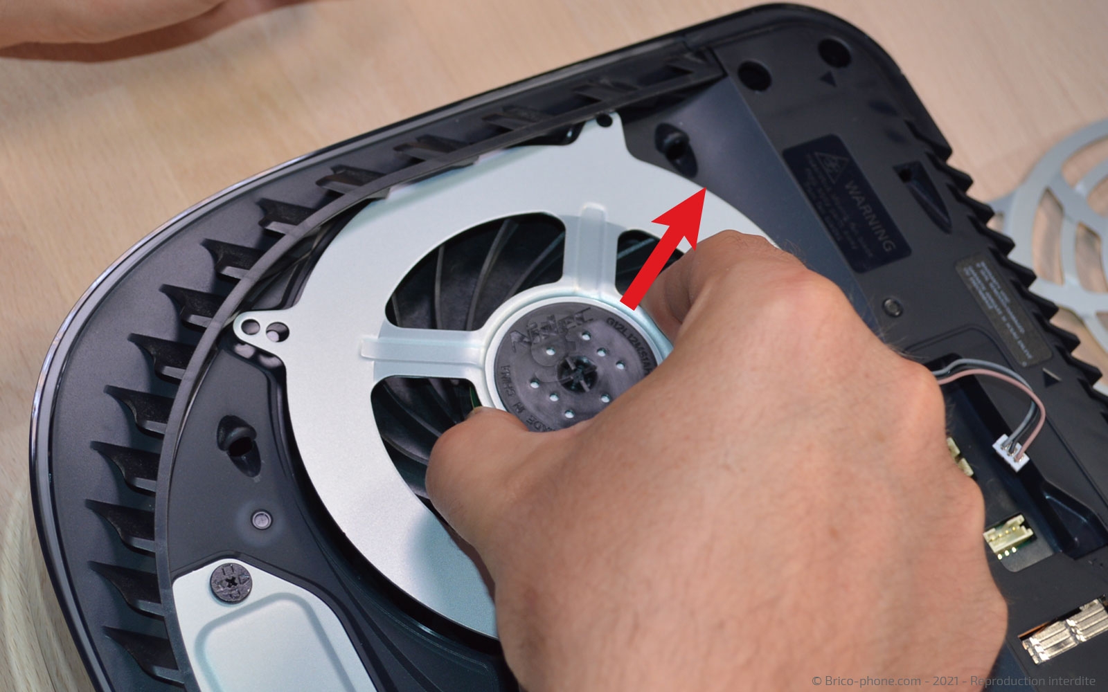 Changement du bloc d'alimentation sur Playstation 5 photo 3