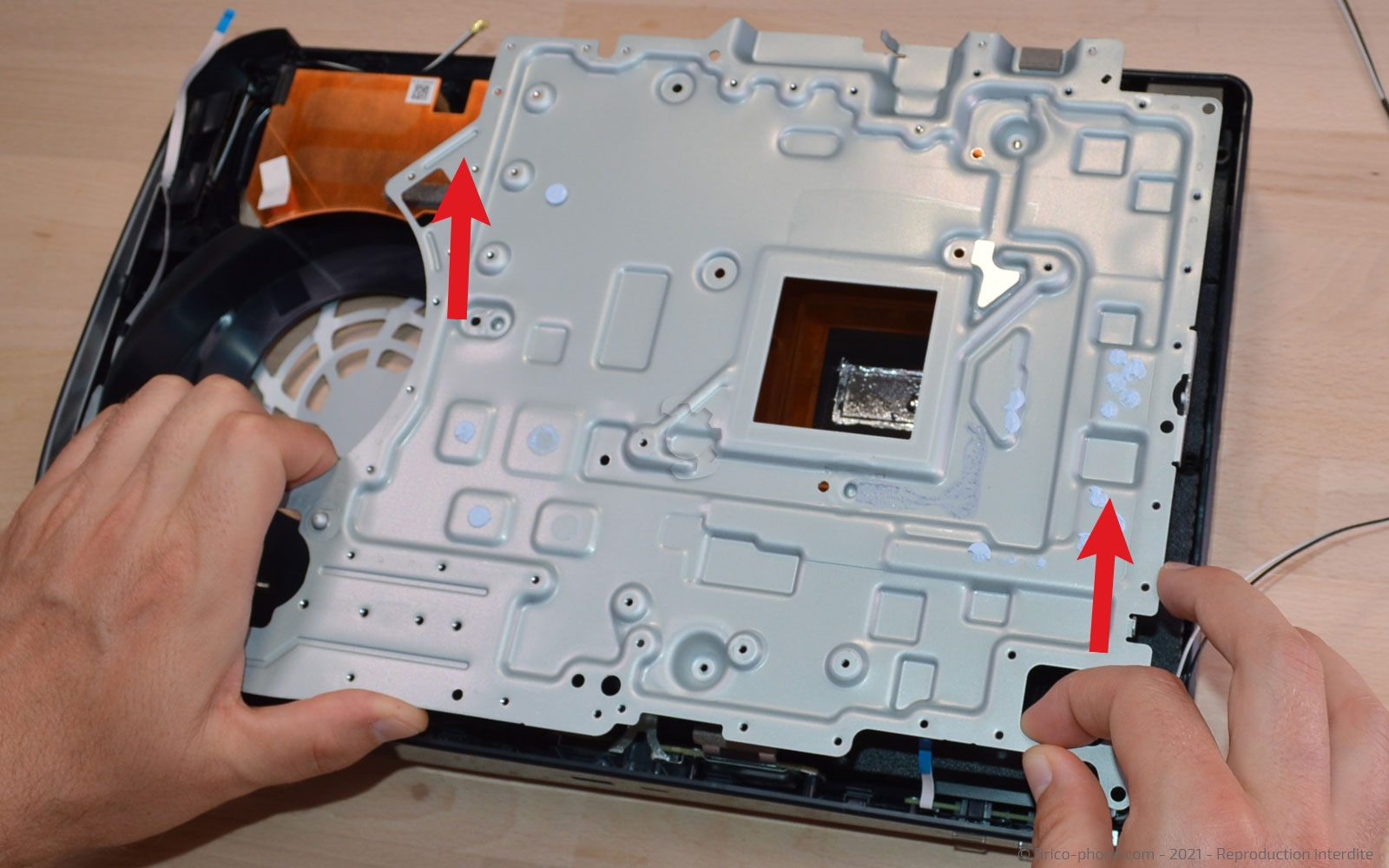 Changement du bloc d'alimentation sur Playstation 5 photo 1