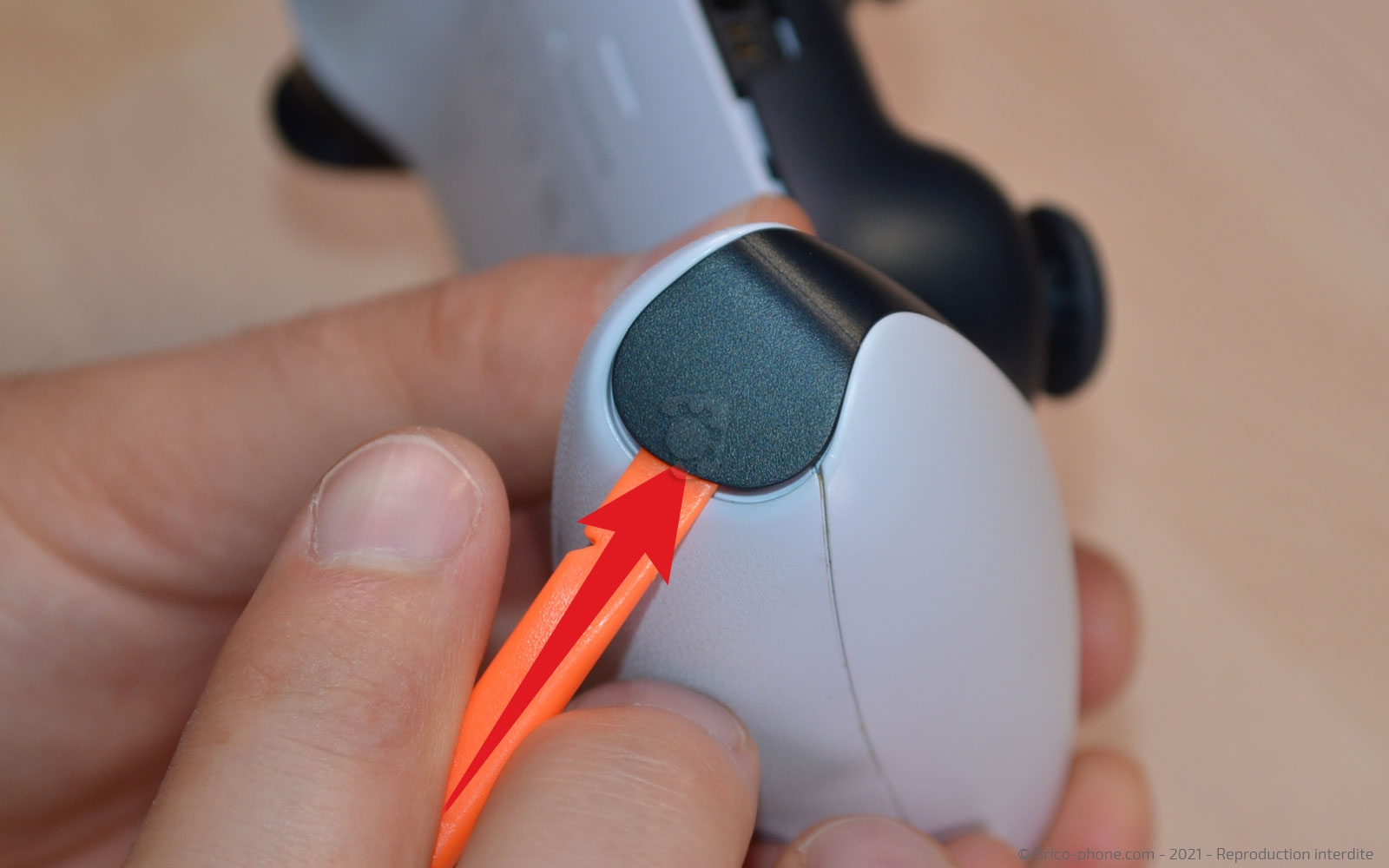 Changement de la batterie de la manette sur Playstation 5 photo 3