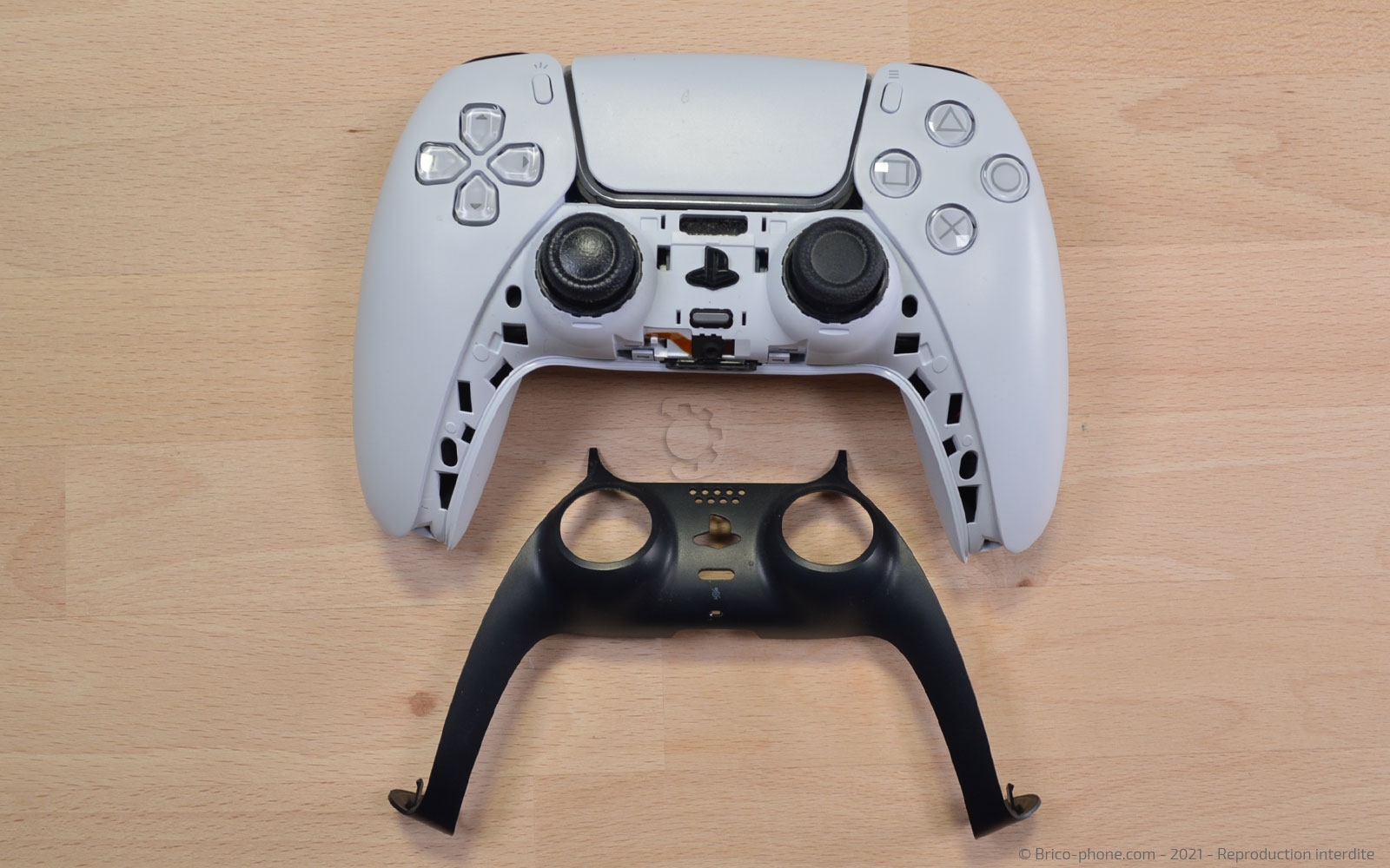 Changement de la batterie de la manette sur Playstation 5 photo 2