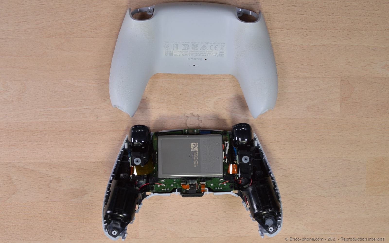 Changement de la batterie de la manette sur Playstation 5 photo 3