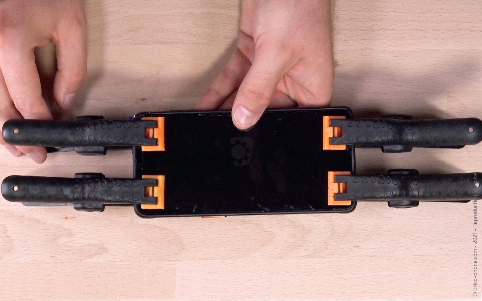 Changement de l'écran (vitre + LCD) sur Galaxy Xcover Pro photo 4