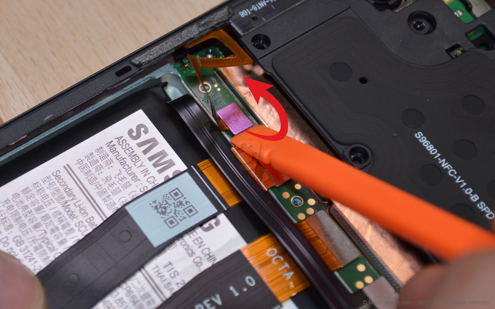 Changement de connecteur de charge sur Galaxy A22 (5G) photo 2