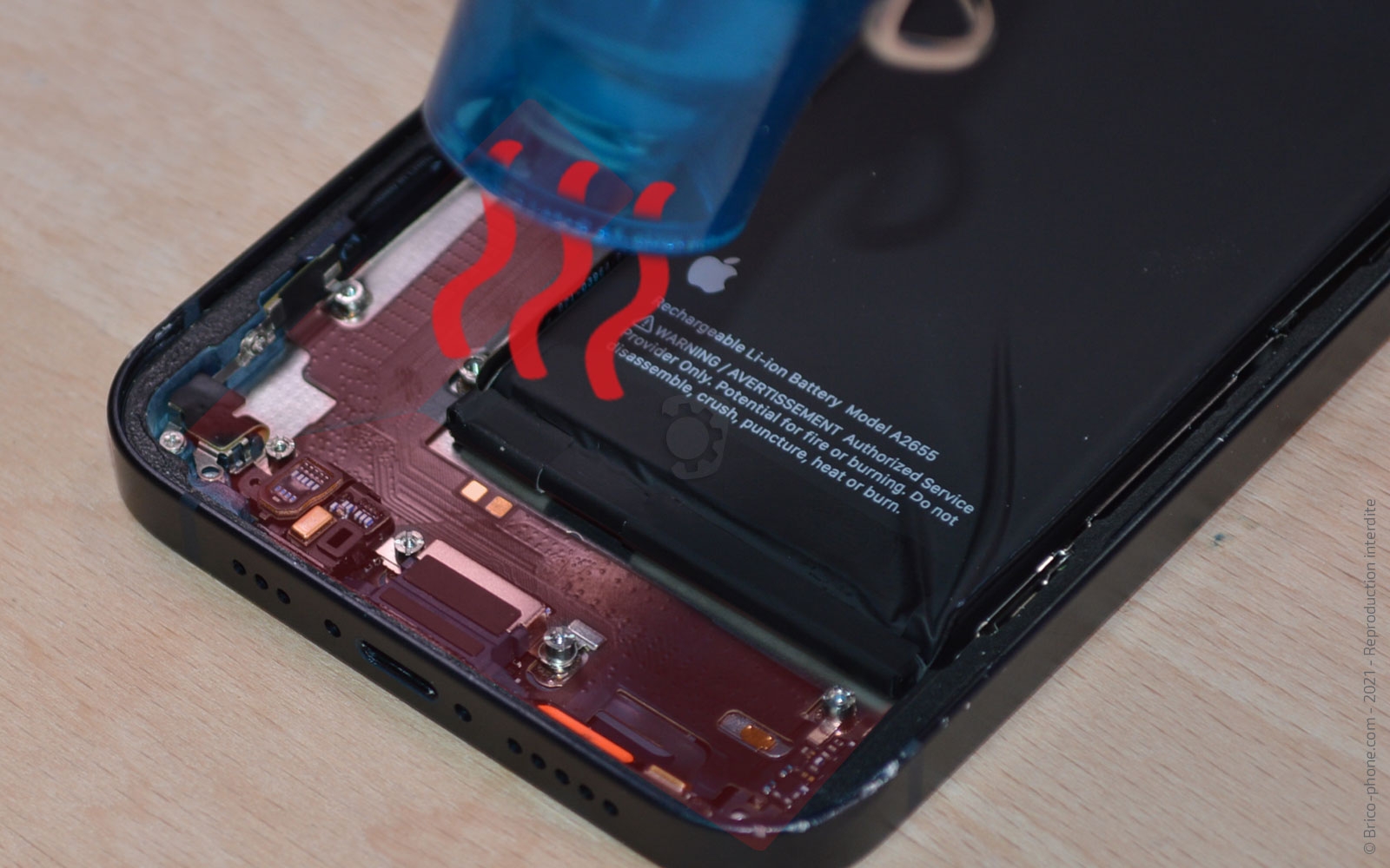 Changement du connecteur de charge sur iPhone 13 photo 1