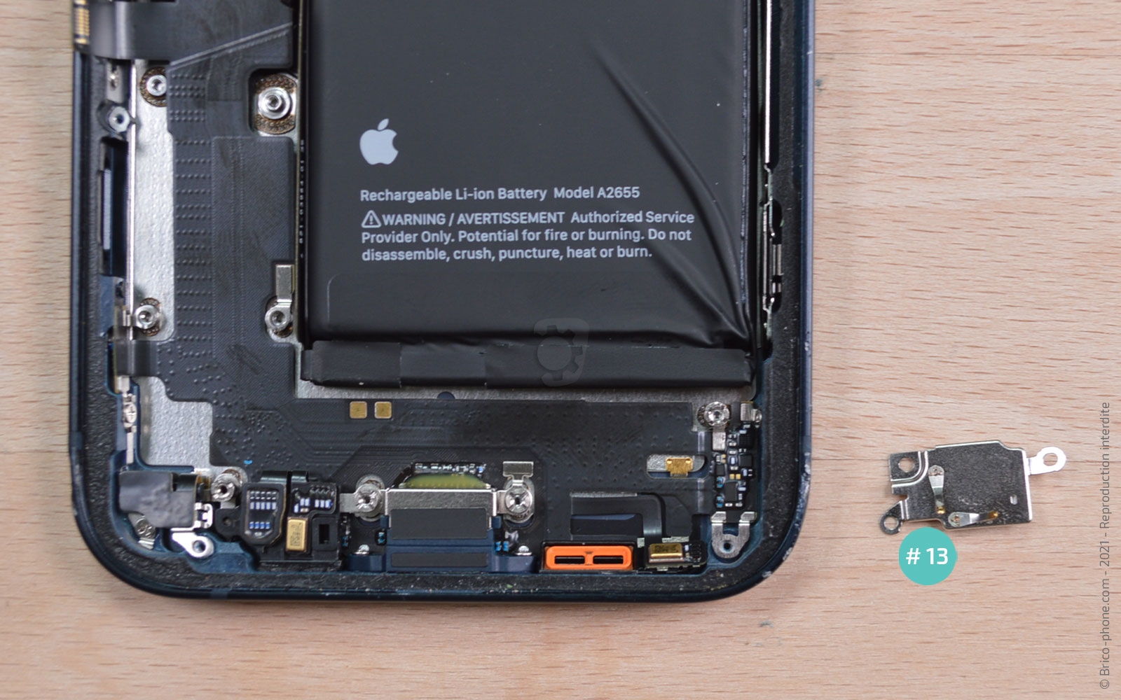 Changement du connecteur de charge sur iPhone 13 photo 4