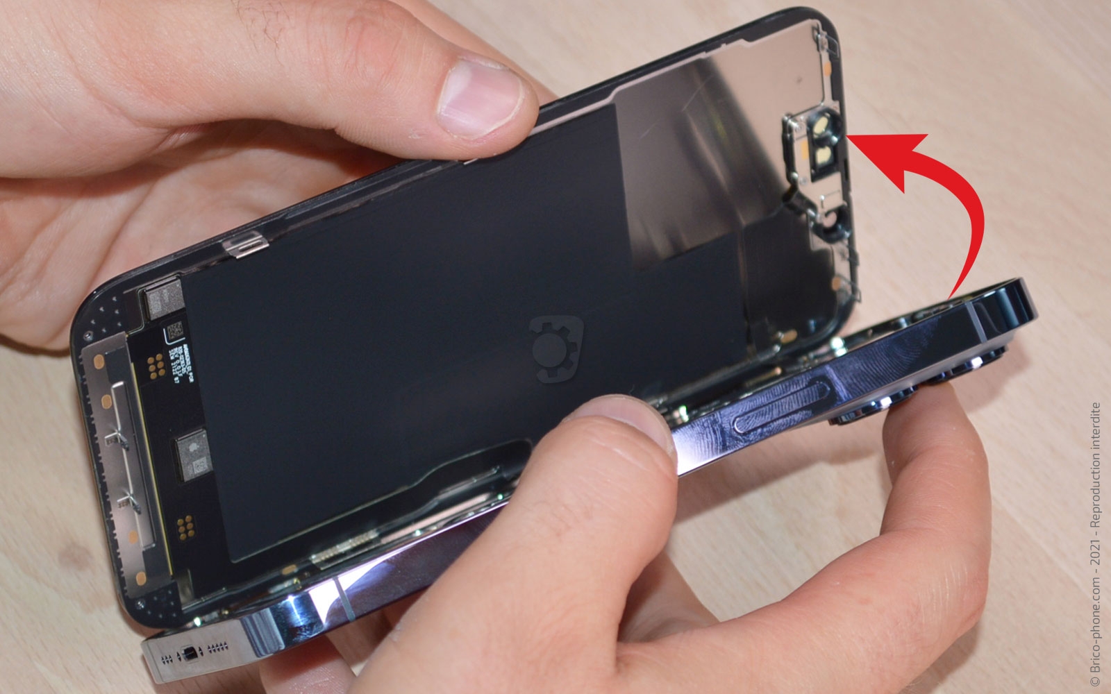 Changement du module triple caméras arrière sur iPhone 13 Pro photo 3