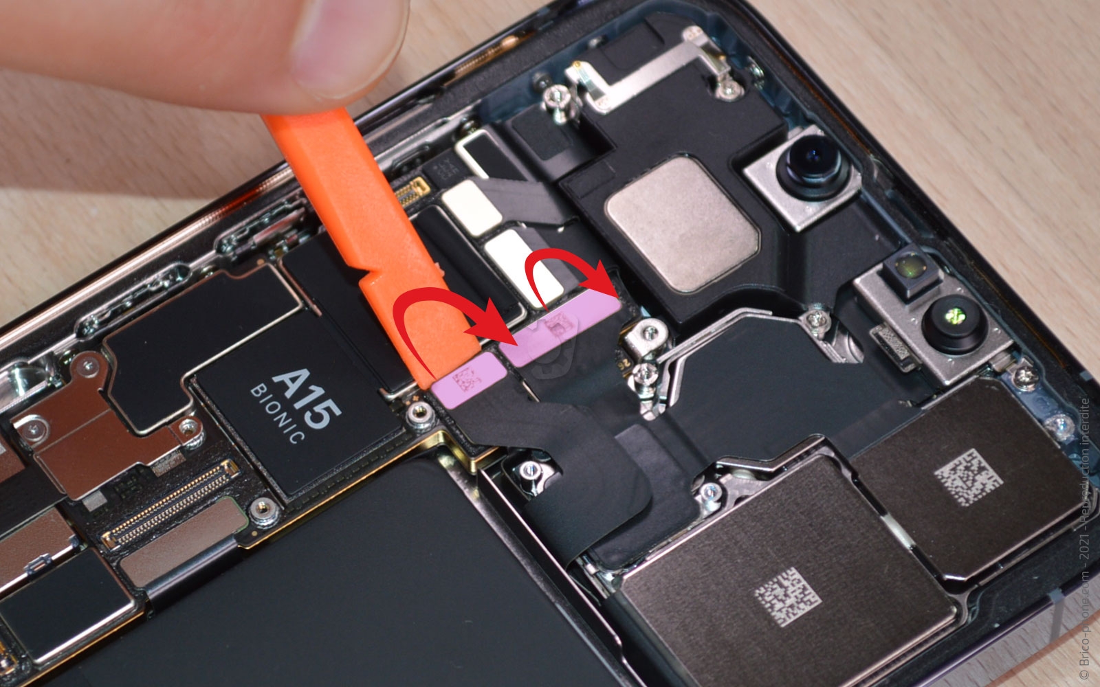 Changement du module triple caméras arrière sur iPhone 13 Pro photo 1