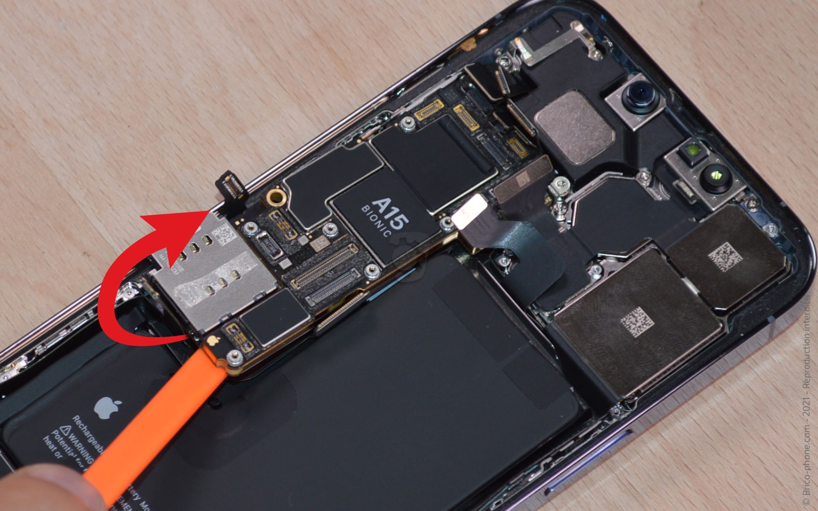 Changement du buzzer (HP interne) sur iPhone 13 Pro photo 2