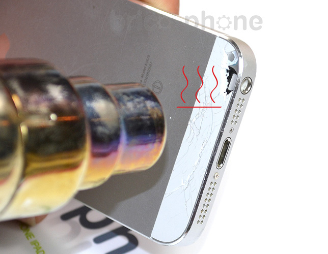 Changement des éléments haut et bas de la coque arrière sur iPhone 5 photo 1