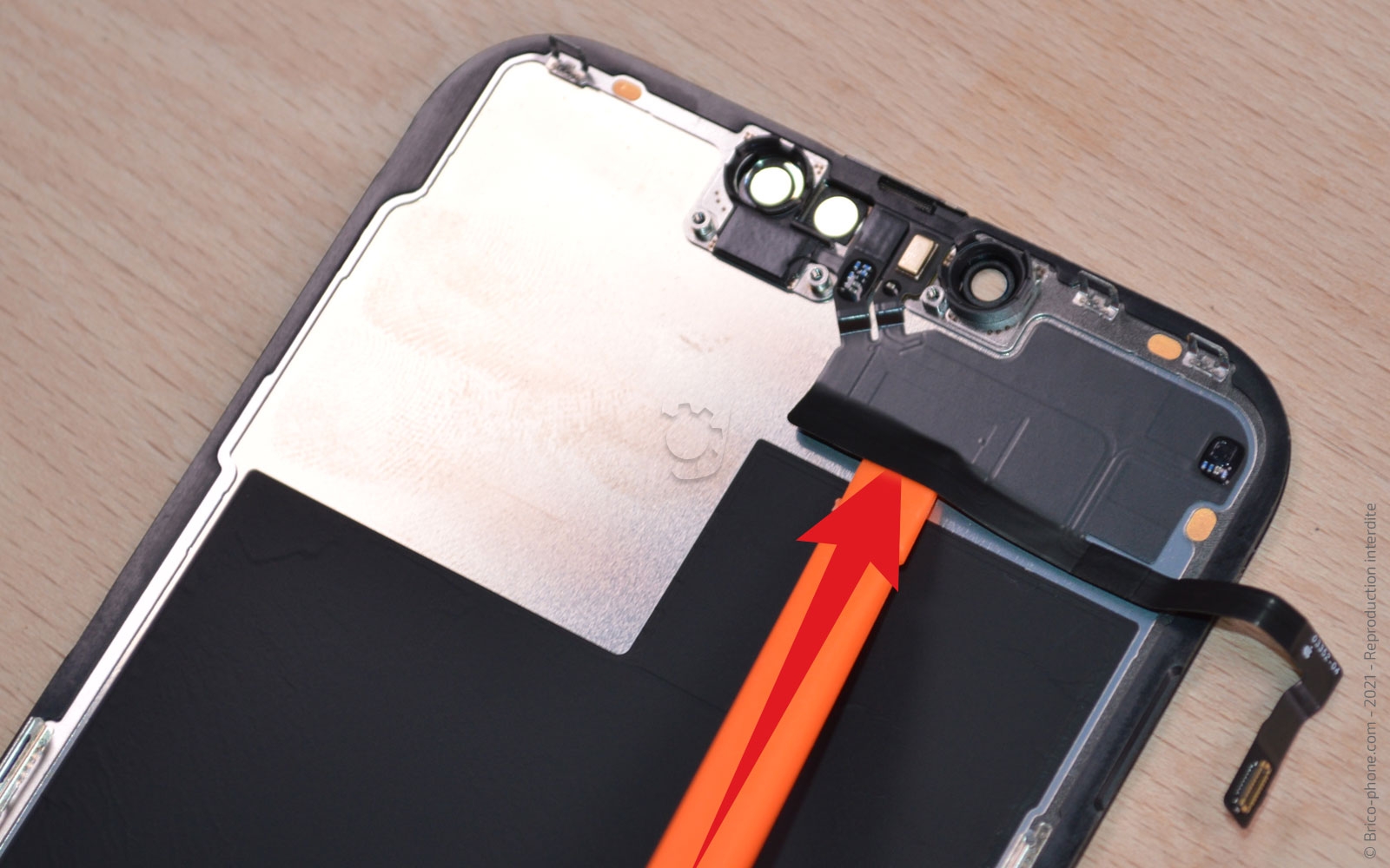 Vitre arrière iPhone 13 Pro vert cassée ? On s'en occupe