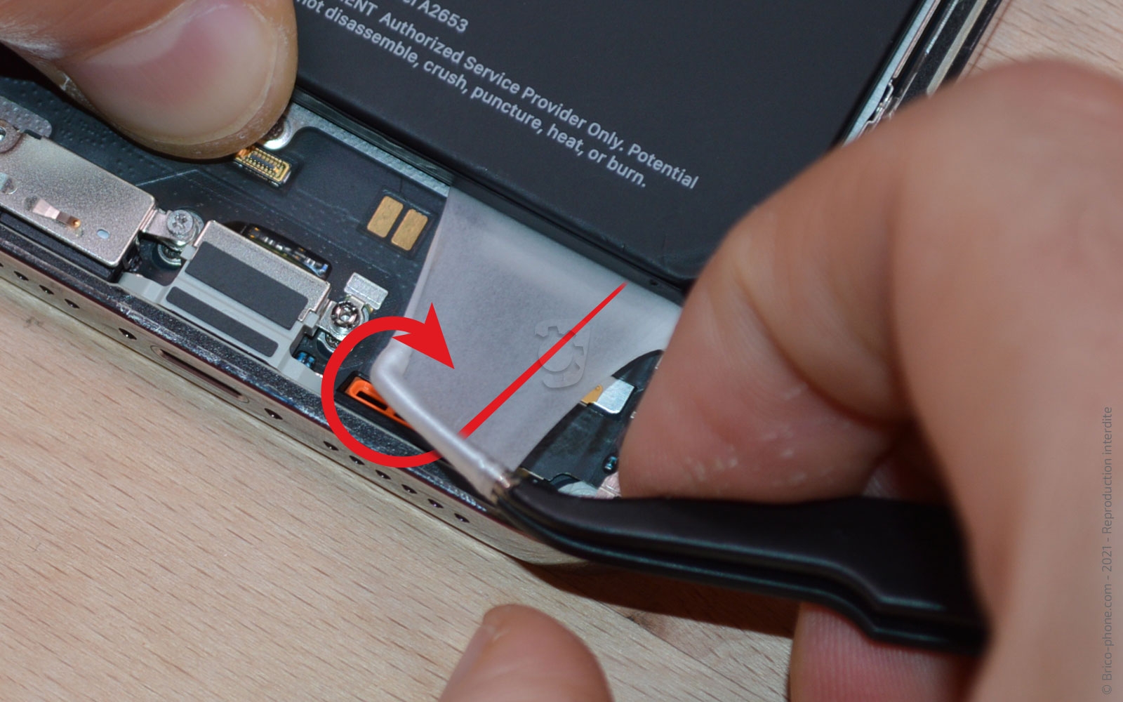 Comment remplacer la batterie sur iPhone 13 Pro Max photo 3