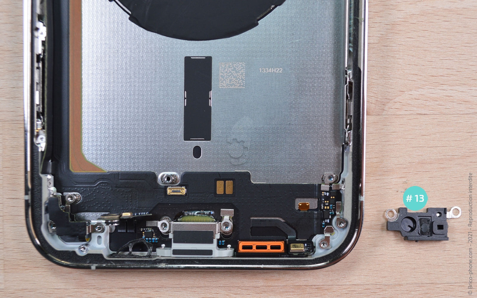 Comment changer le connecteur de charge sur iPhone 13 Pro Max photo 2