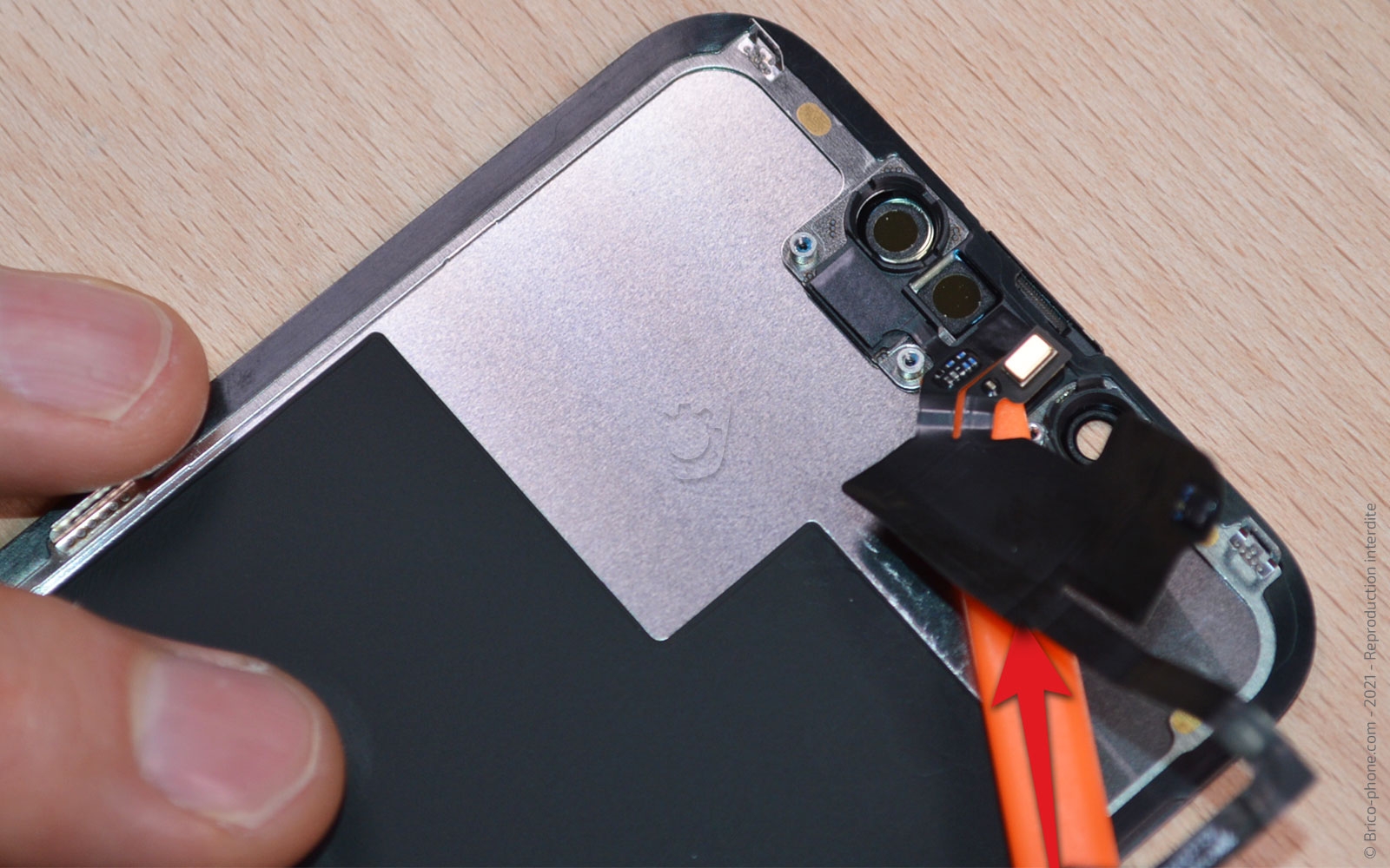 Démontage complet sur iPhone 13 Mini photo 3