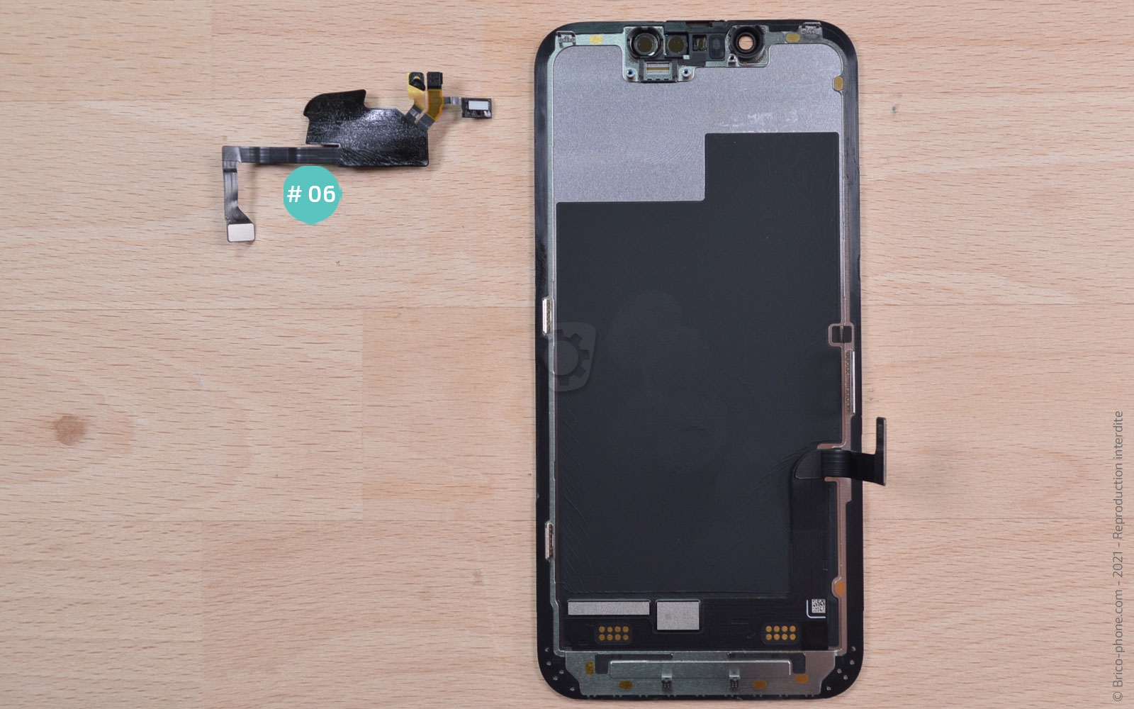 Démontage complet sur iPhone 13 Mini photo 4