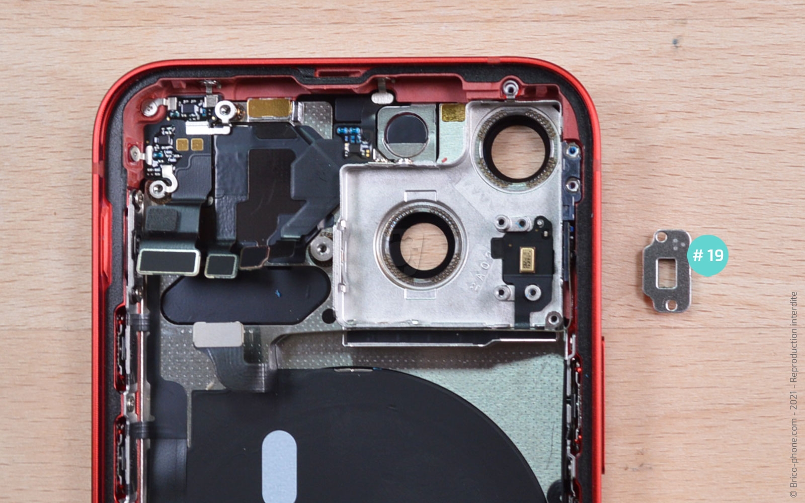 Démontage complet sur iPhone 13 Mini photo 3