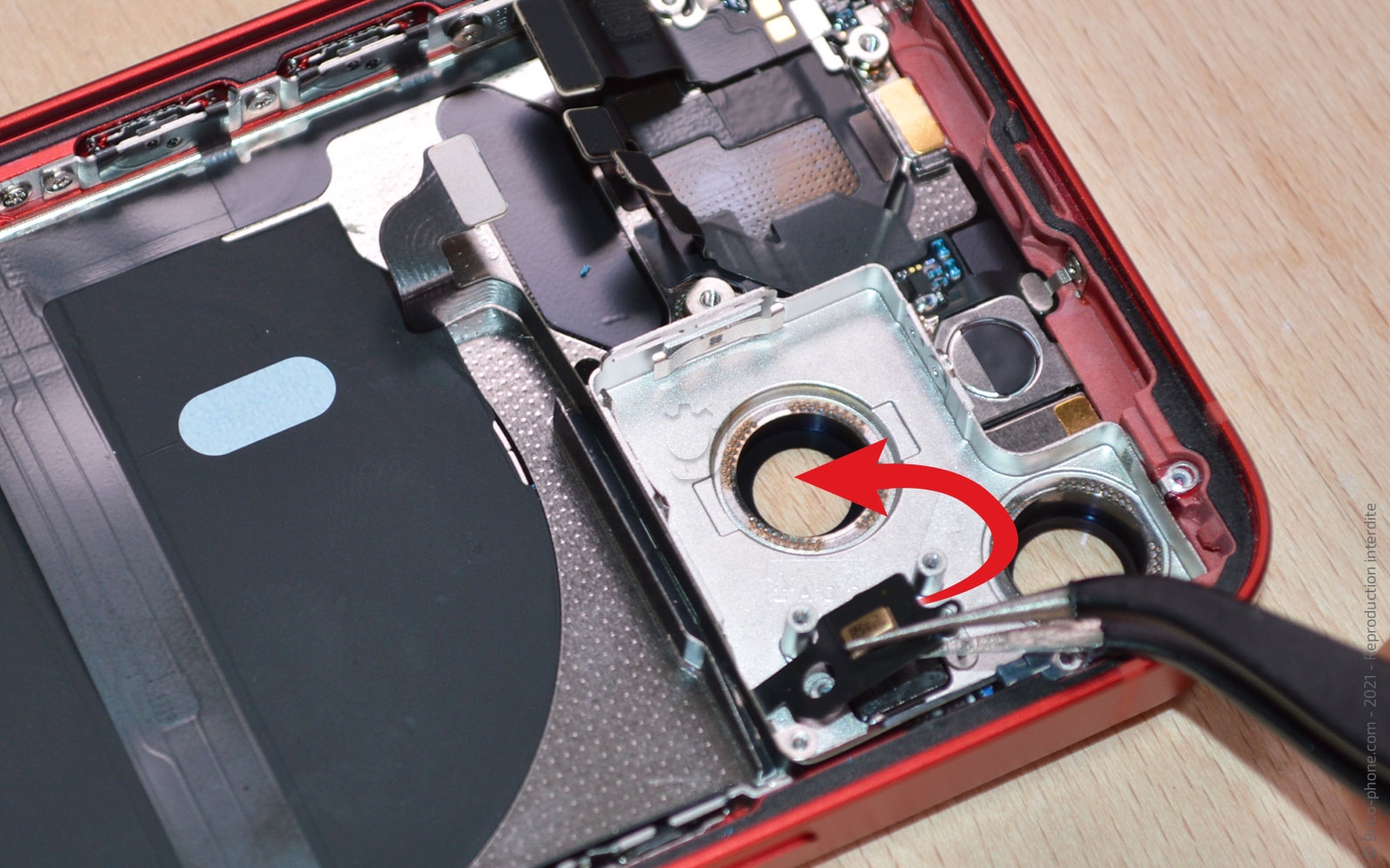 Démontage complet sur iPhone 13 Mini photo 2