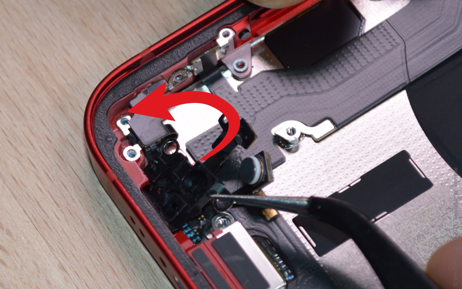 Démontage complet sur iPhone 13 Mini photo 3