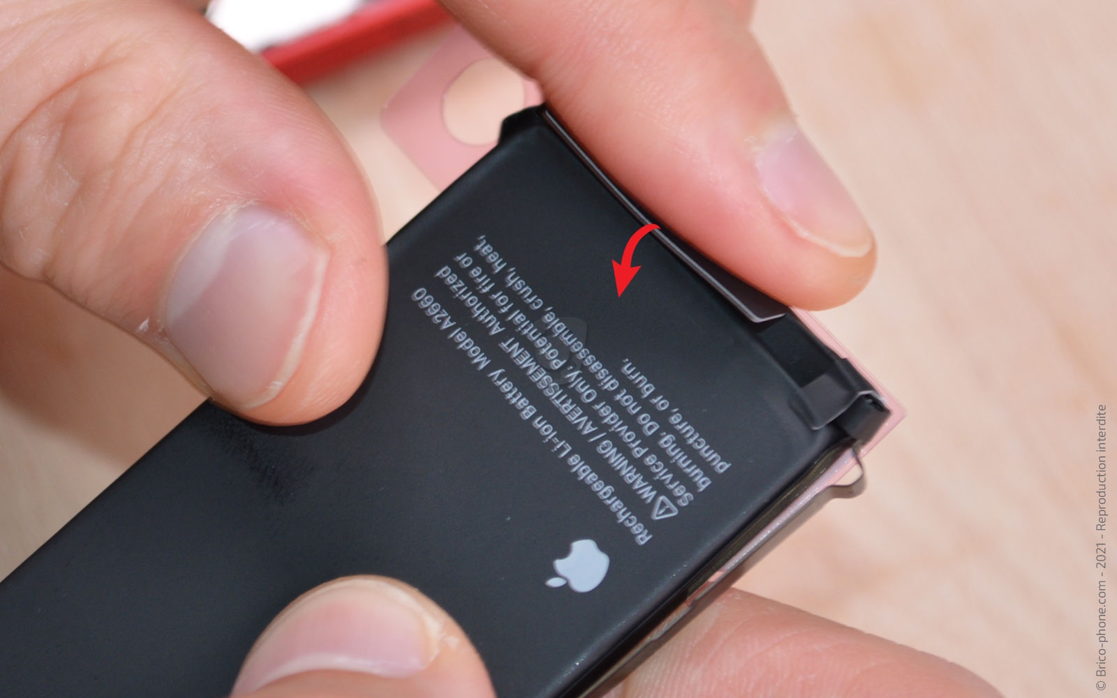 Changement de la batterie sur iPhone 13 Mini photo 3