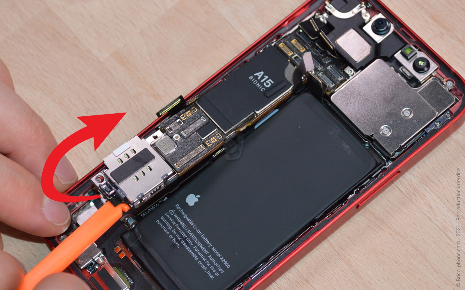 Changement du connecteur de charge sur iPhone 13 Mini photo 3