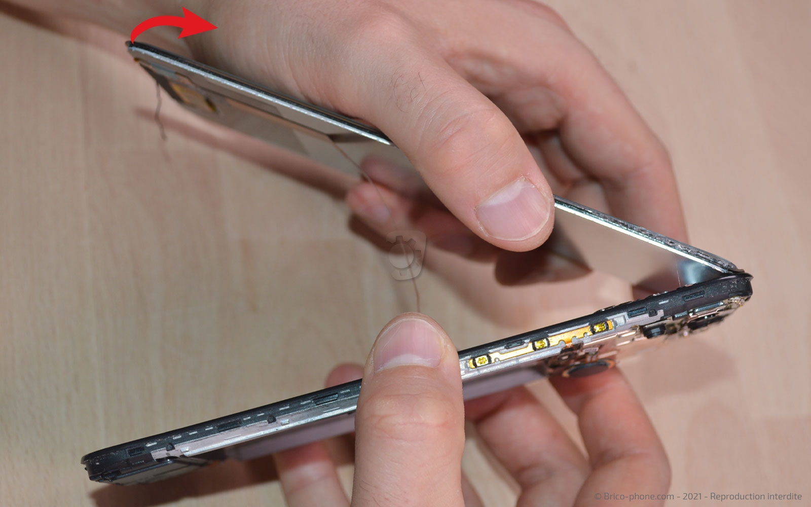 Changement de l'écran (vitre + LCD) sur A15 photo 3