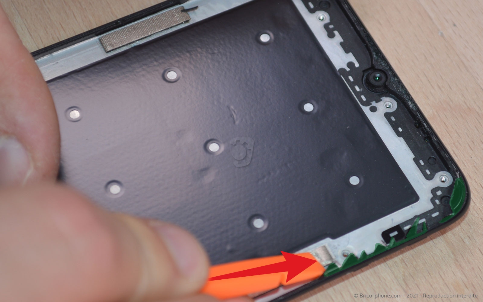 Changement de l'écran (vitre + LCD) sur A15 photo 2