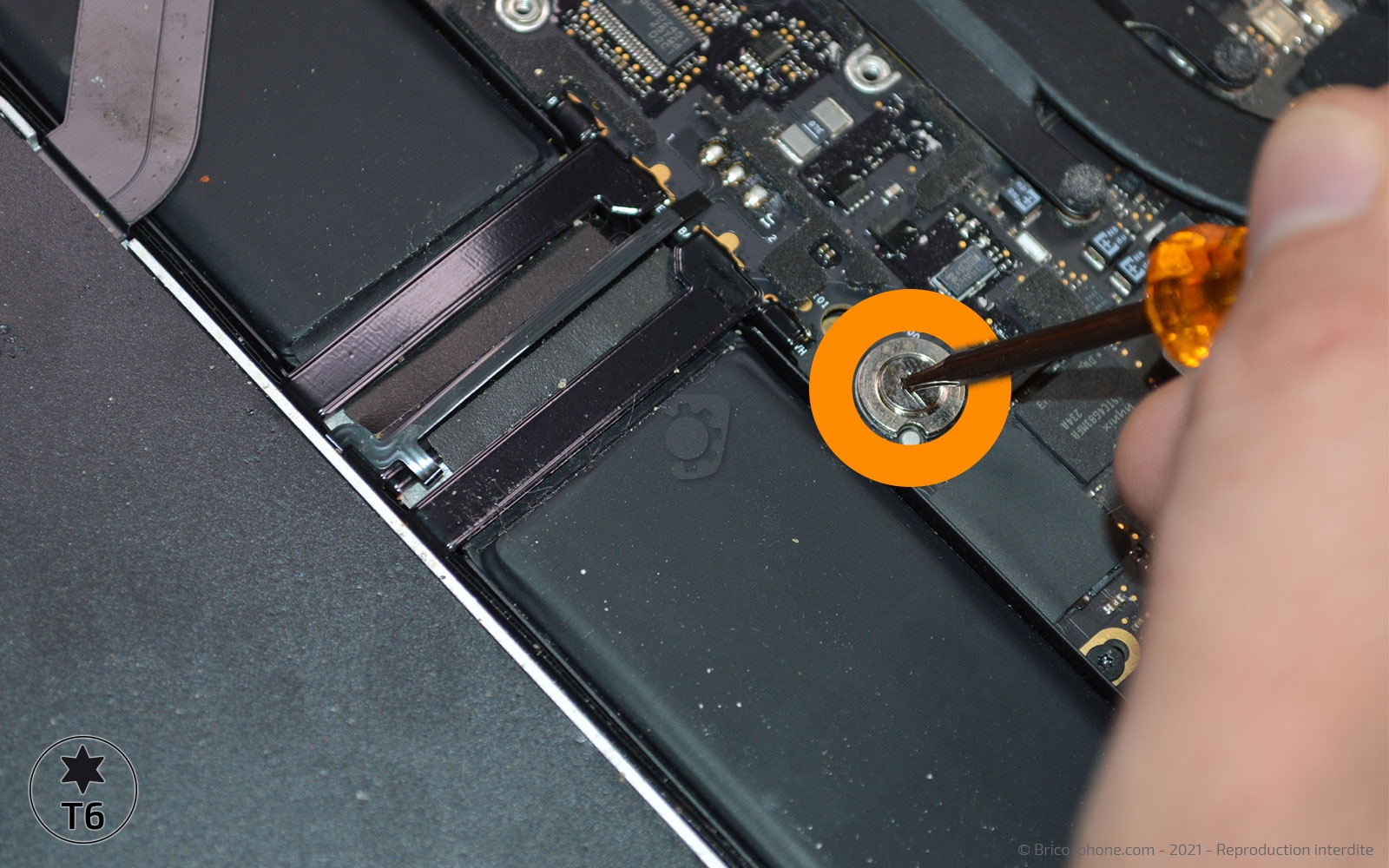 Changement de batterie sur Macbook Pro 13 pouces A1425 EMC 2672 - 2013 photo 1