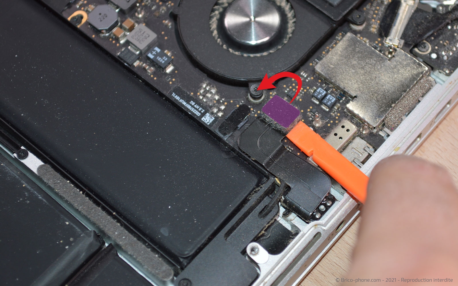 Changement de batterie sur Macbook Pro 13 pouces A1425 EMC 2672 - 2013 photo 1