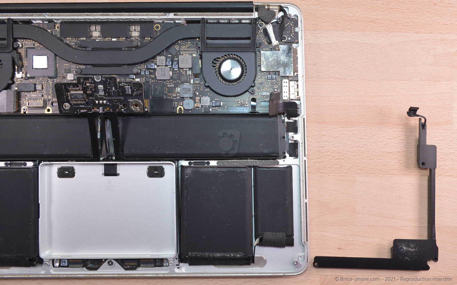 Changement de batterie sur Macbook Pro 13 pouces A1425 EMC 2672 - 2013 photo 4