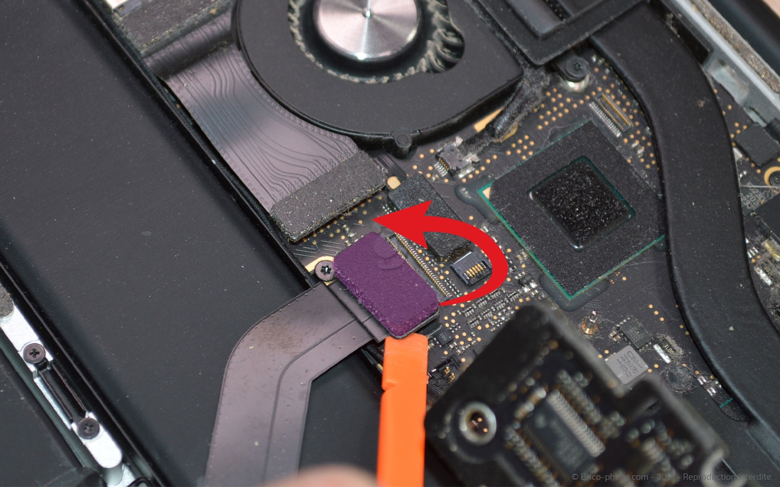 Changement de batterie sur Macbook Pro 13 pouces A1425 EMC 2672 - 2013 photo 1