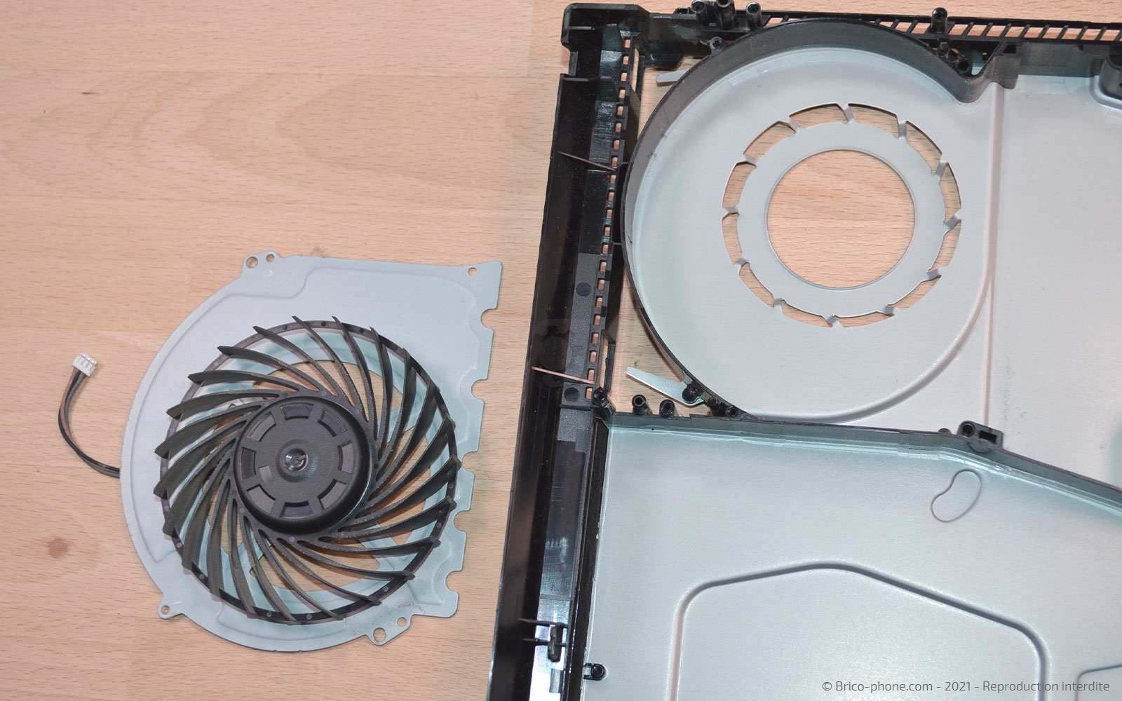 Démontage complet de la Console sur Playstation 4 SLIM photo 3