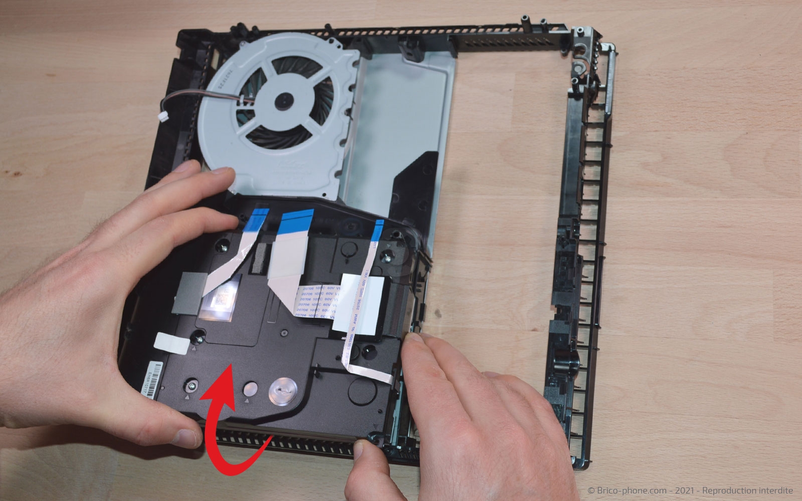 Démontage complet de la Console sur Playstation 4 SLIM photo 2