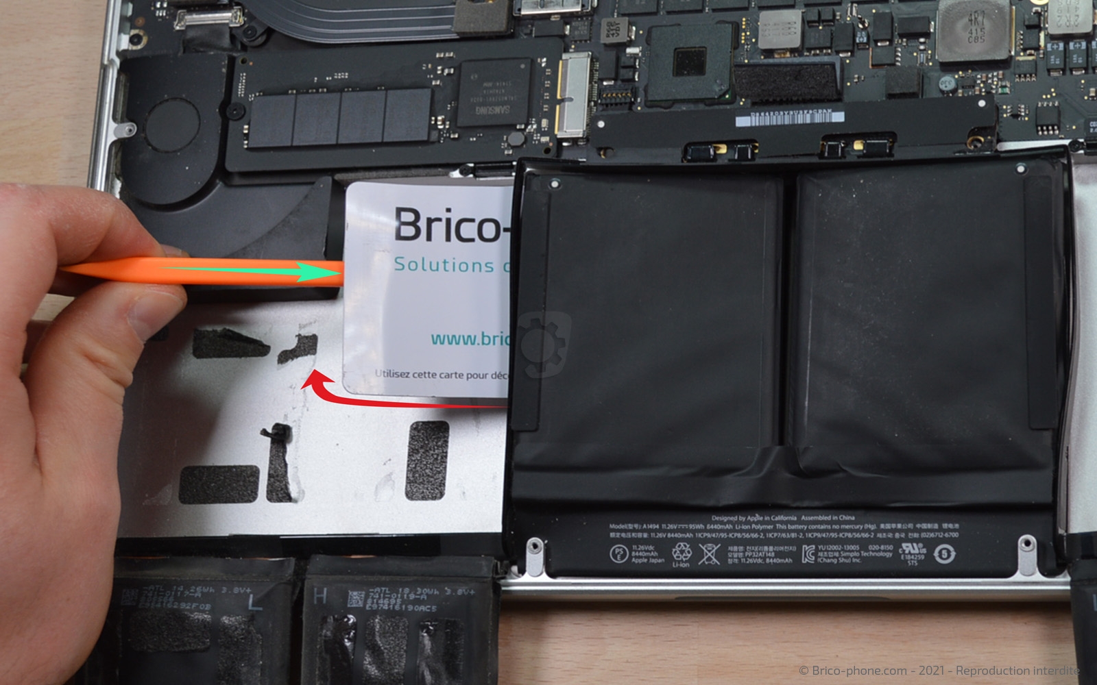 Changement de batterie sur Macbook Pro 15 pouces A1398 EMC 2745 - 2013 photo 3