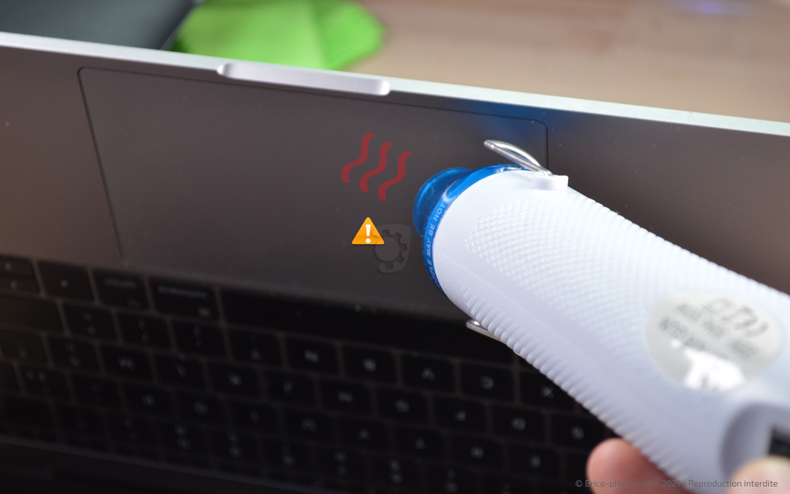 Changement de batterie sur Macbook Pro 13 pouces A1708 EMC 3164 - 2017 photo 1