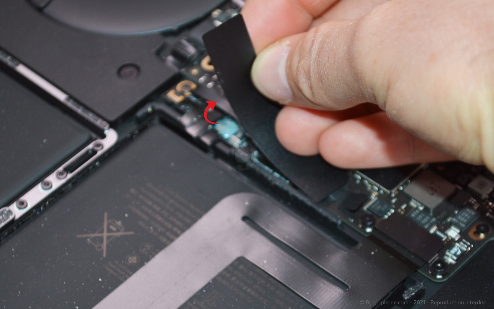 Changement de batterie sur Macbook Pro 13 pouces A1708 EMC 3164 - 2017 photo 1