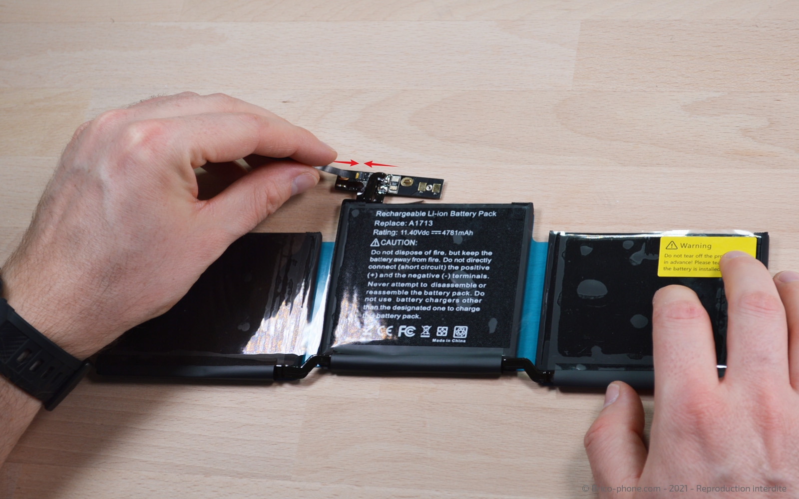 Changement de batterie sur Macbook Pro 13 pouces A1708 EMC 3164 - 2017 photo 1